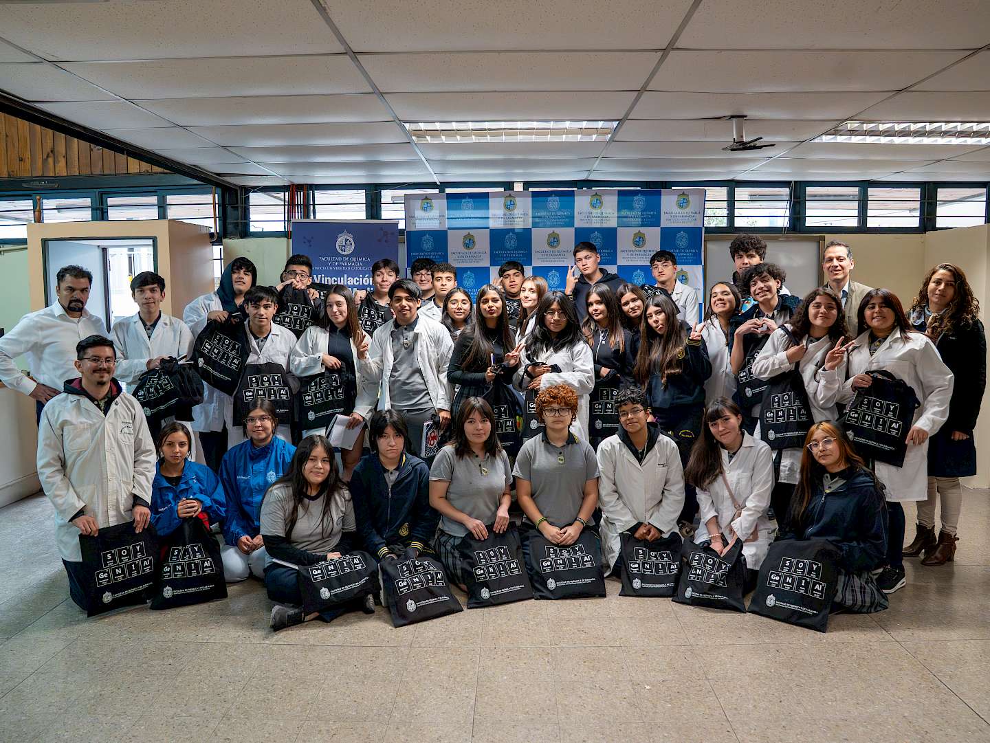 Ciencia en Movimiento inicia ciclo de visitas escolares en la comuna de Macul